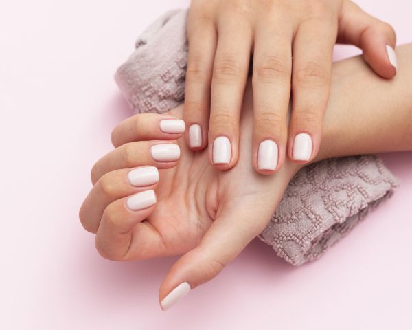 Manucure avec pose de vernis
